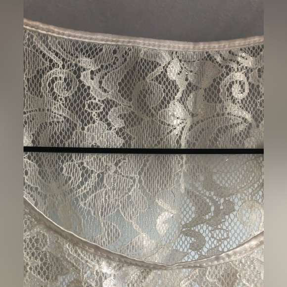 American Apparel Ivory Lace Sleeveless Tank - Picture 6 of 8